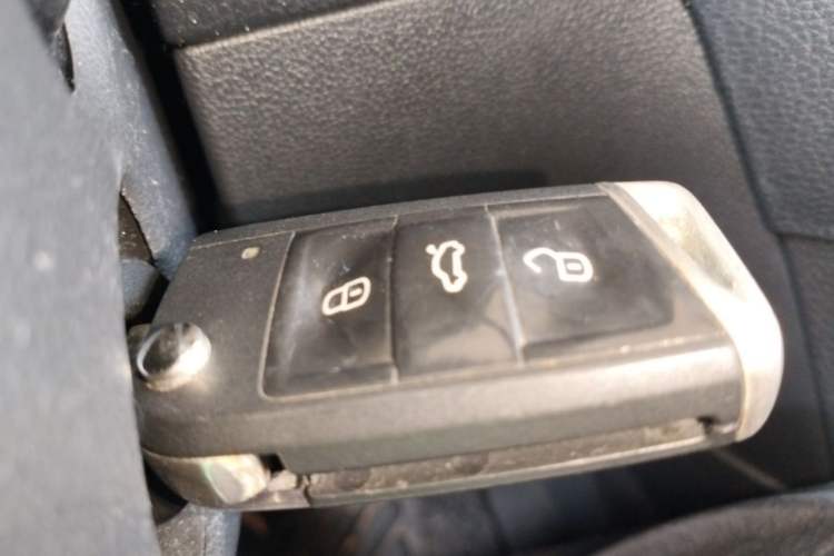Used Volkswagen Golf 2016 230TSI Automatic Comfort Version Vehicle Key