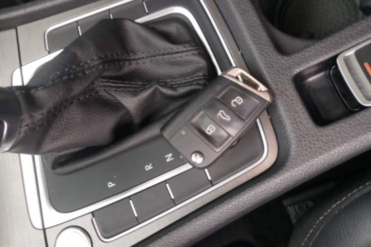 Used Volkswagen Golf 2016 230TSI Automatic Luxury Version Vehicle Key