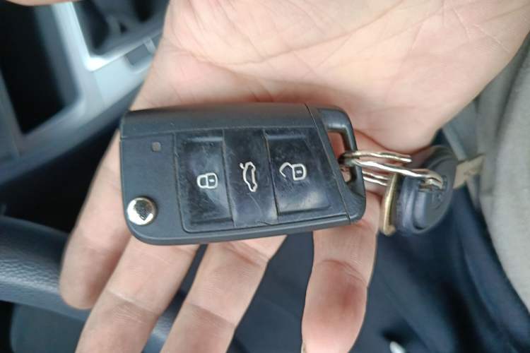 Used Volkswagen Golf 2016 1.6L Manual Fashion Edition Vehicle Key