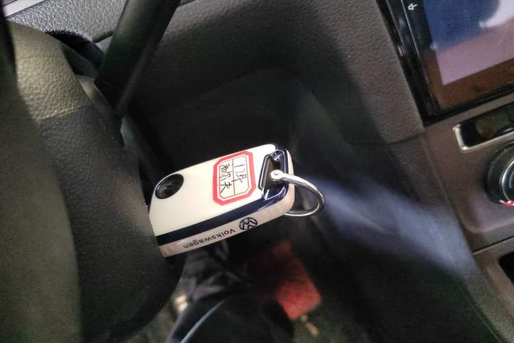 Used Volkswagen Golf 2016 1.6L Automatic Fashion Model Vehicle Key