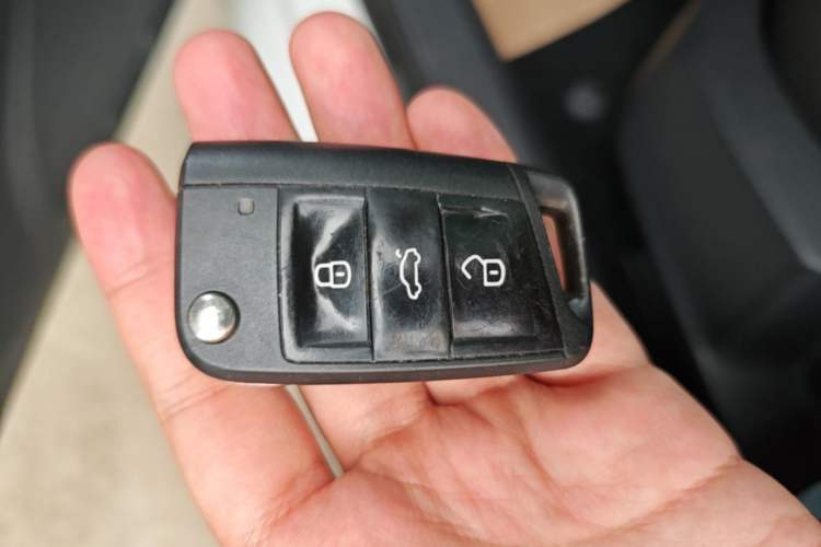 Used Volkswagen Golf 2016 1.6L Automatic Fashion Model Vehicle Key