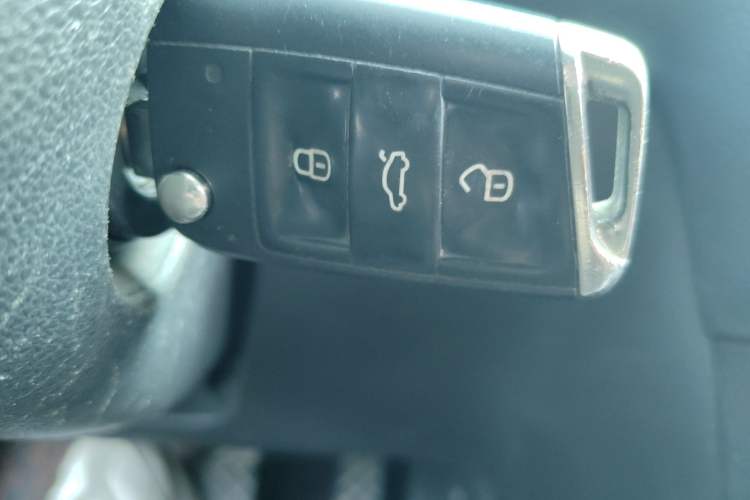 Used Volkswagen Golf 2016 1.6L Automatic Comfort Model Vehicle Key