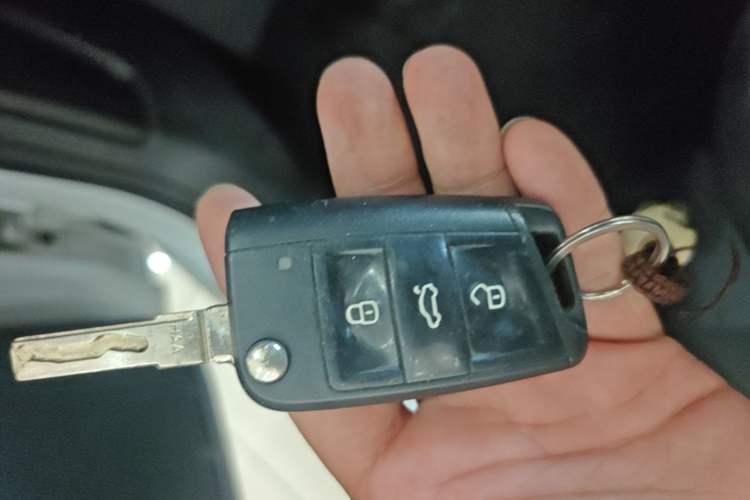 Used Volkswagen Golf 2016 1.6L Automatic Fashion Model Vehicle Key