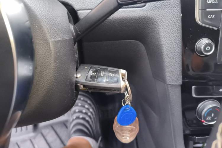 Used Volkswagen Golf 2016 1.4TSI Automatic R-Line Vehicle Key