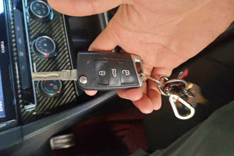 Used Volkswagen Golf 2016 230TSI Manual Comfort Version Vehicle Key