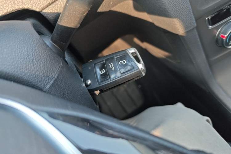 Used Volkswagen Golf 2016 230TSI Automatic Comfort Version Vehicle Key