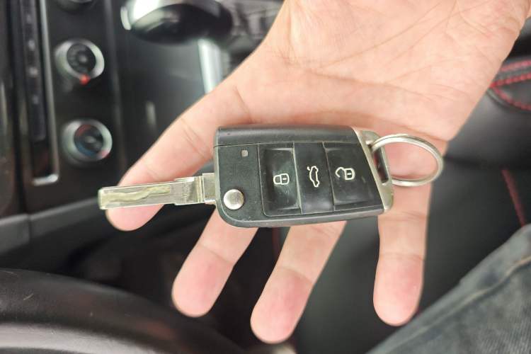 Used Volkswagen Golf 2016 1.6L Automatic Comfort Model Vehicle Key