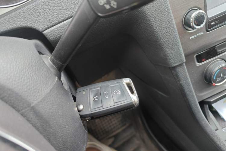 Used Volkswagen Golf 2016 230TSI Automatic Comfort Version Vehicle Key