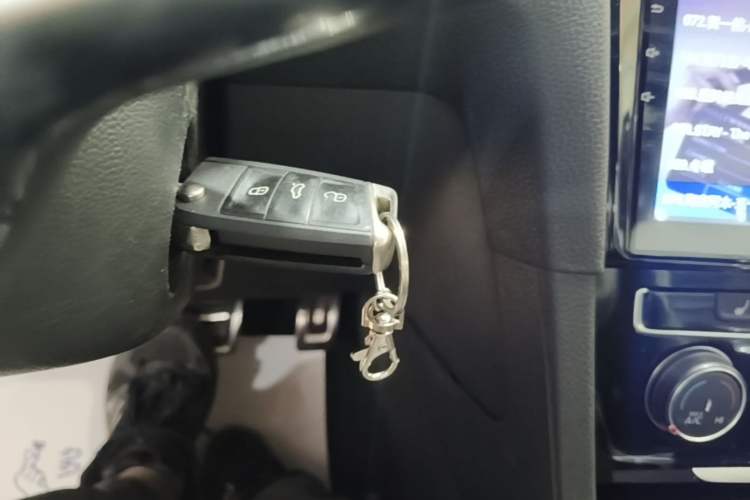 Used Volkswagen Golf 2016 1.4TSI Automatic R-Line Vehicle Key