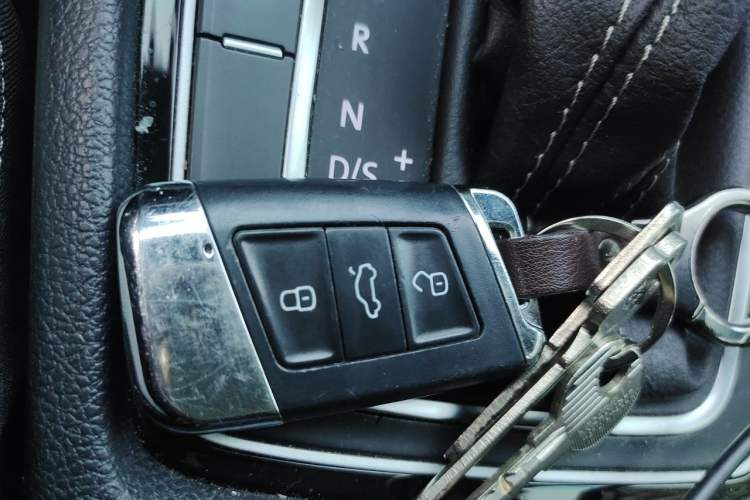 Used Volkswagen Golf 2016 1.4TSI Automatic R-Line Vehicle Key