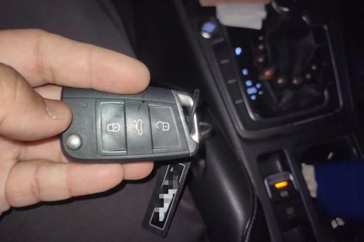 Used Volkswagen Golf 2016 230TSI Automatic Luxury Version Vehicle Key