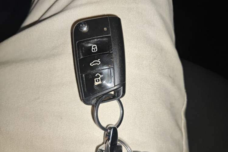 Used Volkswagen Golf 2016 230TSI Automatic Comfort Version Vehicle Key
