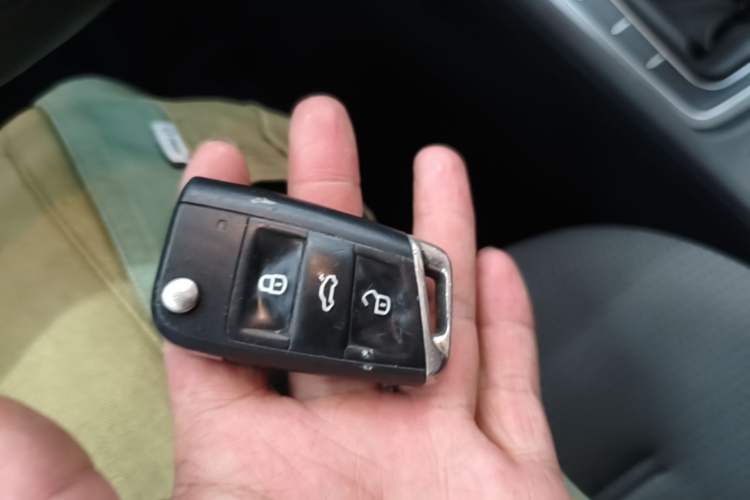 Used Volkswagen Golf 2016 230TSI Manual Comfort Version Vehicle Key