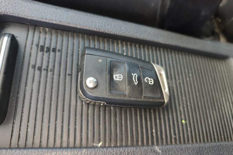 Used Volkswagen Golf 2016 230TSI Automatic Luxury Version Vehicle Key