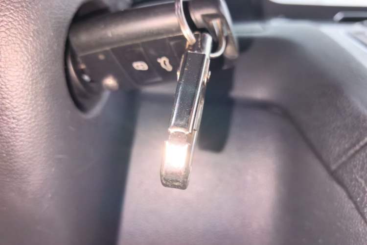 Used Volkswagen Golf 2016 1.6L Automatic Fashion Model Vehicle Key