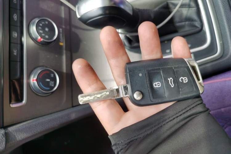 Used Volkswagen Golf 2016 1.6L Automatic Comfort Model Vehicle Key