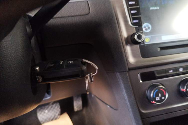 Used Volkswagen Golf 2016 1.6L Automatic Fashion Model Vehicle Key