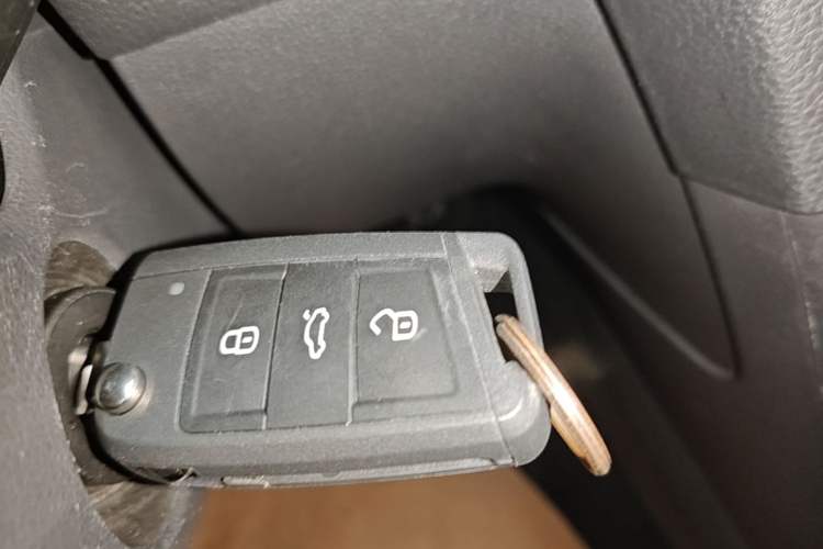 Used Volkswagen Golf 2016 1.6L Automatic Fashion Model Vehicle Key