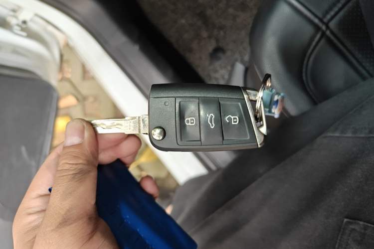 Used Volkswagen Golf 2016 230TSI Automatic Comfort Version Vehicle Key