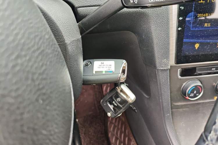Used Volkswagen Golf 2016 230TSI Automatic Comfort Version Vehicle Key
