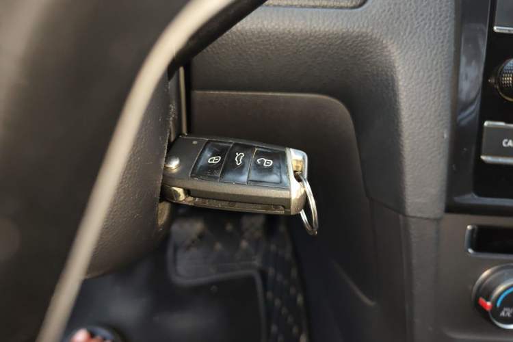 Used Volkswagen Golf 2016 230TSI Manual Comfort Version Vehicle Key