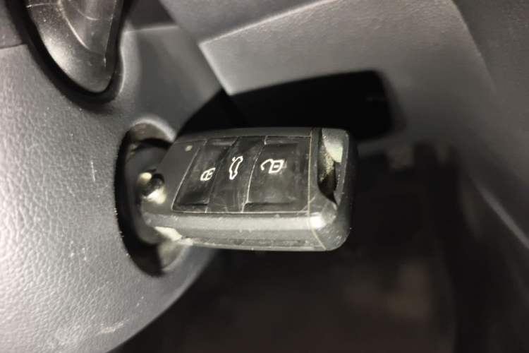 Used Volkswagen Golf 2016 1.6L Automatic Fashion Model Vehicle Key