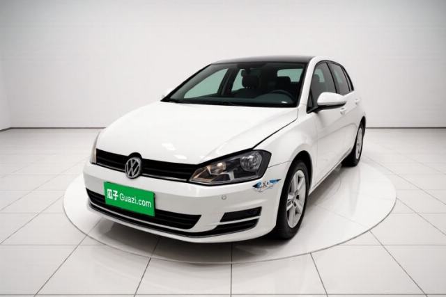 Ojetý Volkswagen Golf 2016 230TSI Automatic Comfort Version