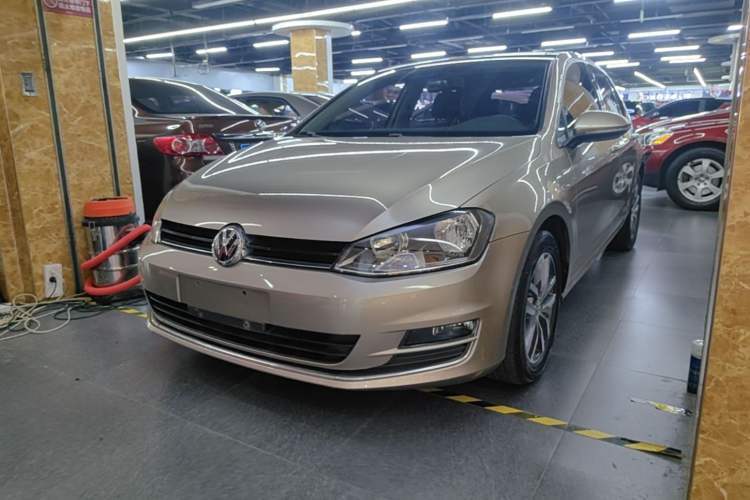 Volkswagen Golf 2016 230TSI Automatic Luxury Version usata Guazi used car, China used car export, Used car for sale, Used cars, Cheapest cars for sale