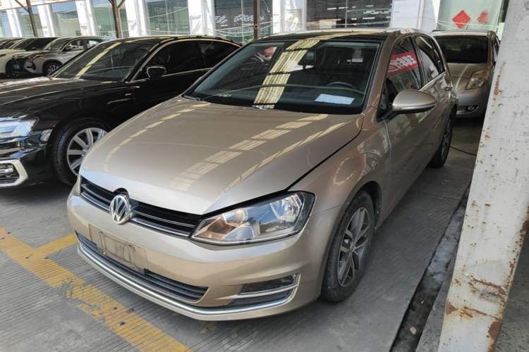 Used Volkswagen Golf 2016 230TSI Automatic Luxury Version Guazi used car, China used car export, Used car for sale, Used cars, Cheapest cars for sale