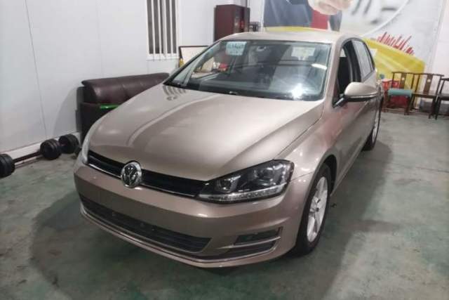 Używany Volkswagen Golf 2016 1.6L Automatic Fashion Model