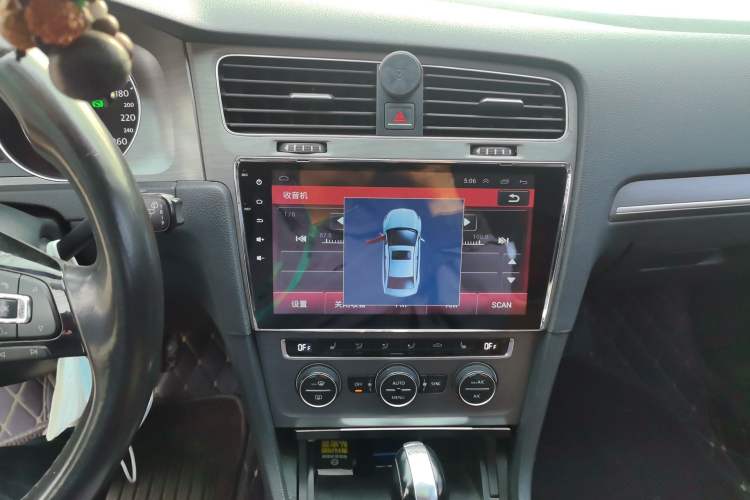 Used Volkswagen Golf 2016 230TSI Automatic Comfort Version Audio And AC Panel