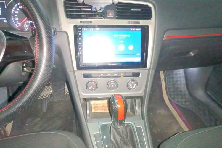 Used Volkswagen Golf 2016 230TSI Automatic Comfort Version Audio And AC Panel