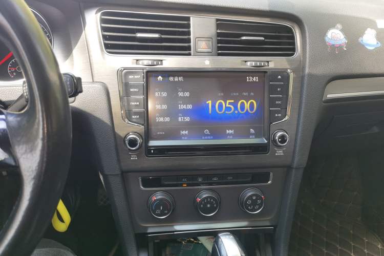 Used Volkswagen Golf 2016 230TSI Automatic Comfort Version Audio And AC Panel