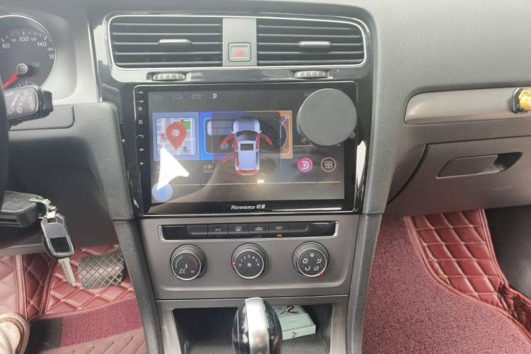 Used Volkswagen Golf 2016 1.6L Automatic Fashion Model Audio And AC Panel