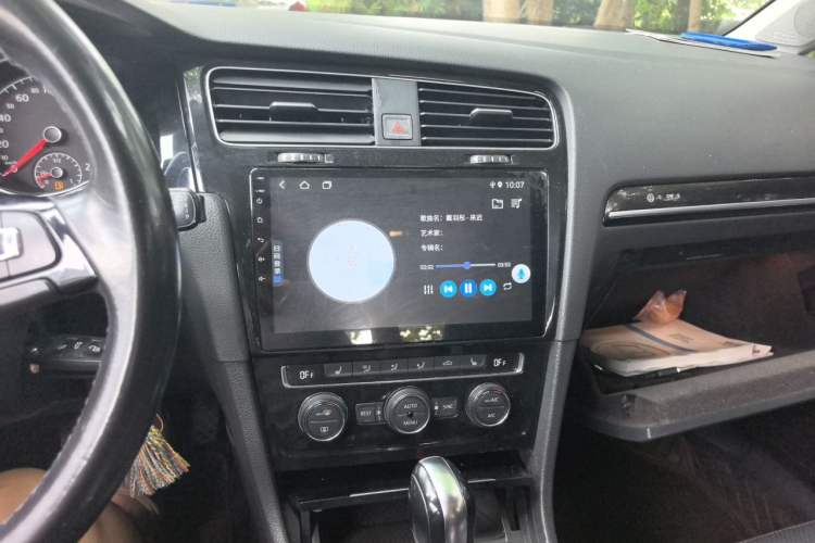 Used Volkswagen Golf 2016 1.6L Automatic Comfort Model Audio And AC Panel