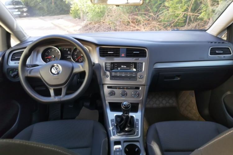 Used Volkswagen Golf 2016 1.6L Manual Fashion Edition Center Console