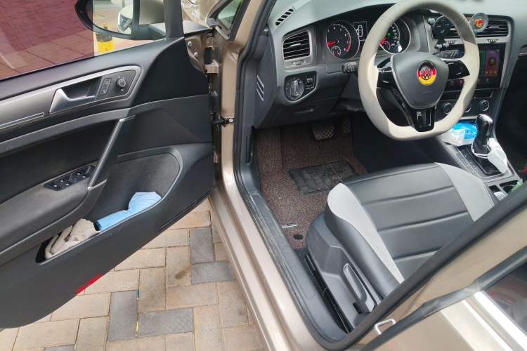 Used Volkswagen Golf 2016 1.6L Automatic Comfort Model Driver Seat