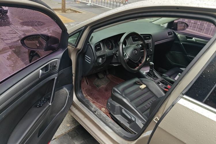 Used Volkswagen Golf 2016 230TSI Automatic Luxury Version Driver Seat