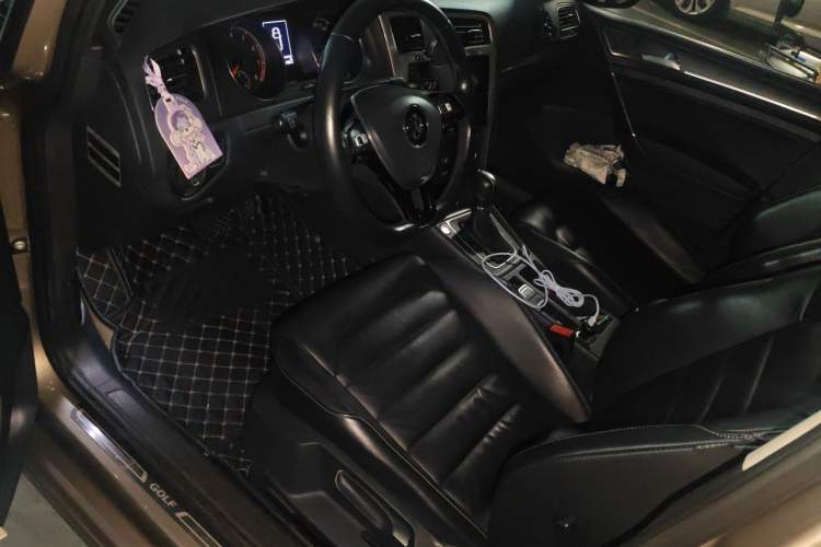 Used Volkswagen Golf 2016 230TSI Automatic Luxury Version Driver Seat