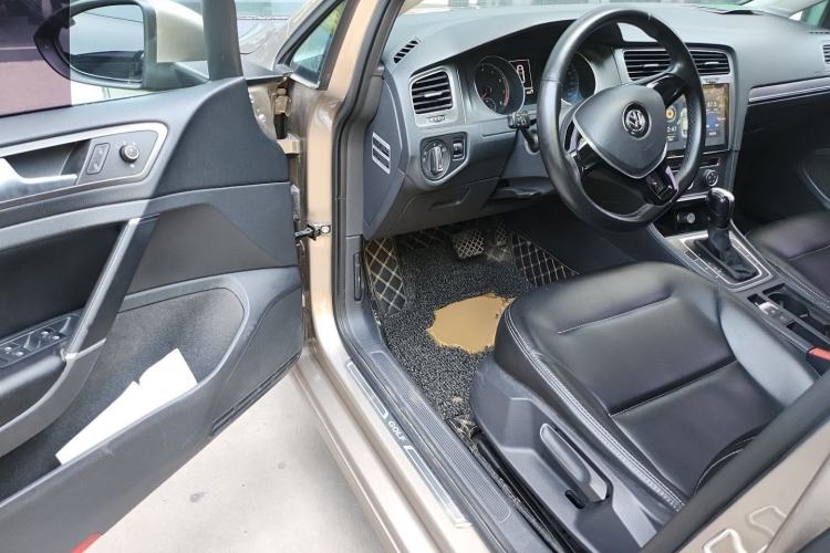 Used Volkswagen Golf 2016 1.6L Automatic Comfort Model Driver Seat
