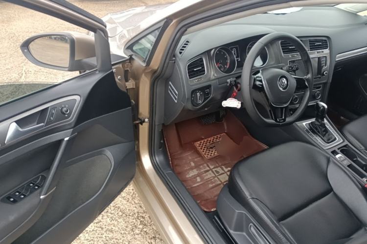 Used Volkswagen Golf 2016 1.6L Automatic Comfort Model Driver Seat