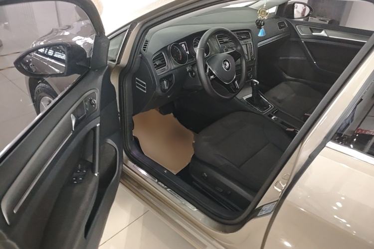 Used Volkswagen Golf 2016 1.6L Automatic Comfort Model Driver Seat