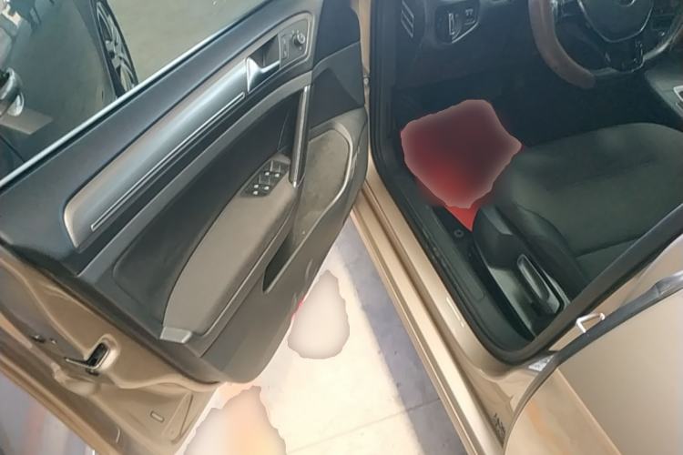 Used Volkswagen Golf 2016 230TSI Automatic Comfort Version Driver Seat