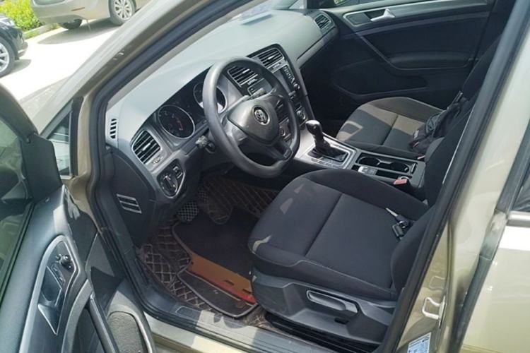 Used Volkswagen Golf 2016 1.6L Automatic Fashion Model Driver Seat