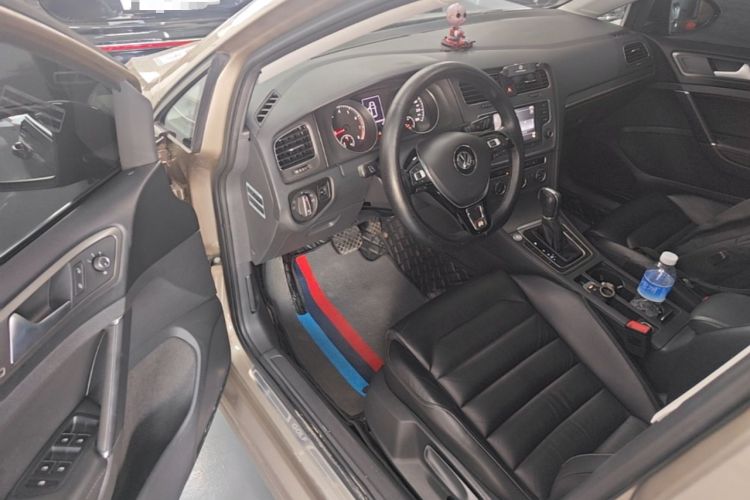 Used Volkswagen Golf 2016 230TSI Automatic Luxury Version Driver Seat