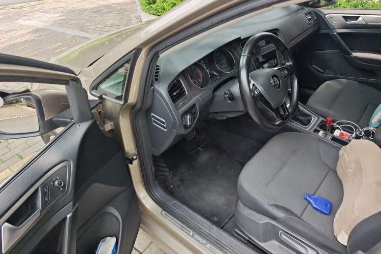 Used Volkswagen Golf 2016 230TSI Automatic Comfort Version Driver Seat