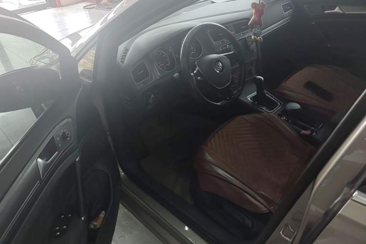 Used Volkswagen Golf 2016 1.6L Automatic Comfort Model Driver Seat