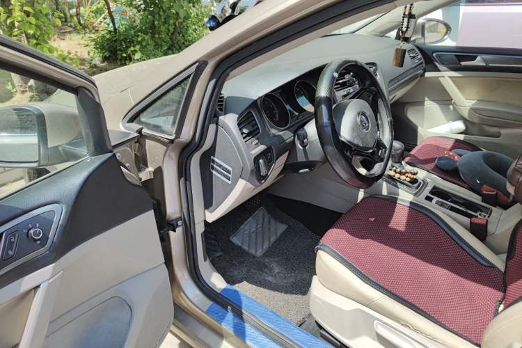 Used Volkswagen Golf 2016 230TSI Automatic Comfort Version Driver Seat