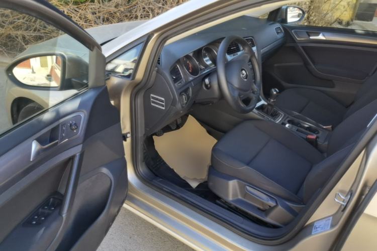 Used Volkswagen Golf 2016 1.6L Manual Fashion Edition Driver Seat