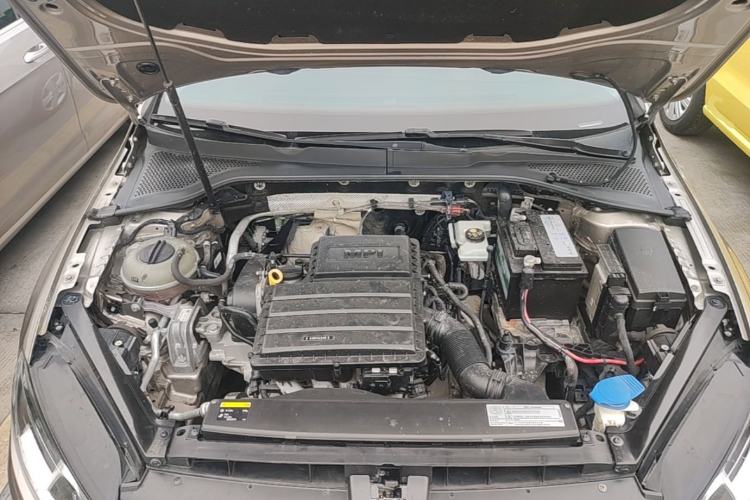 Used Volkswagen Golf 2016 1.6L Automatic Comfort Model Engine Bay